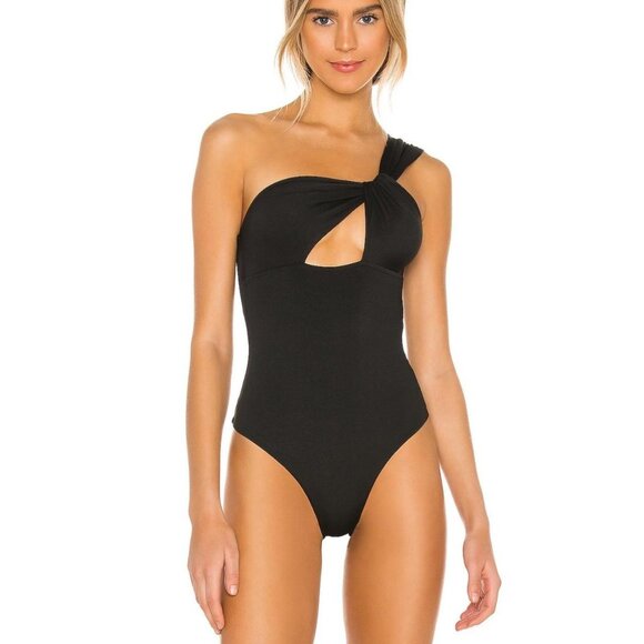 Revolve black asymmetrical one shoulder bodysuit🖤🦪✨ - Picture 8 of 8